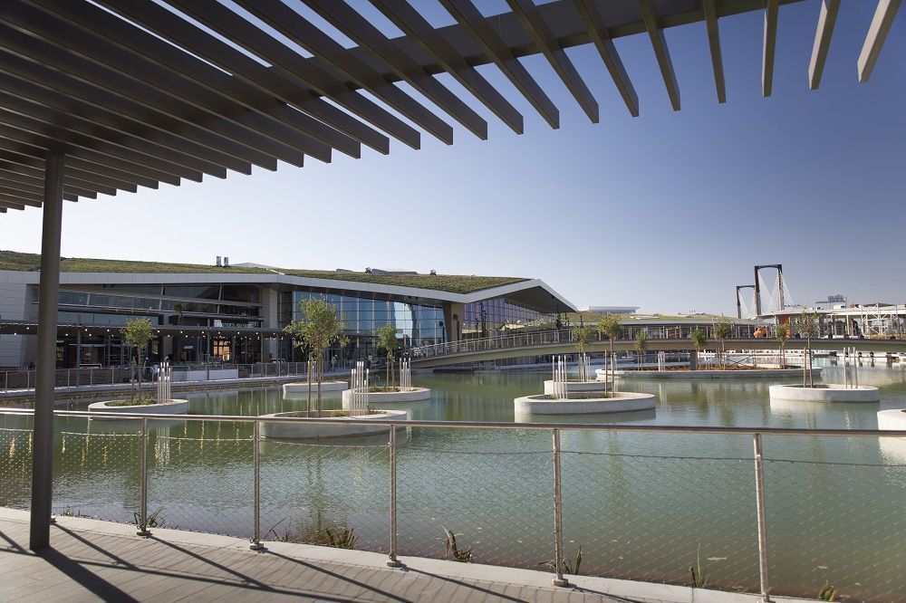 Vista del nuevo centro comercial y de ocio en Palmas Altas, en Sevilla.