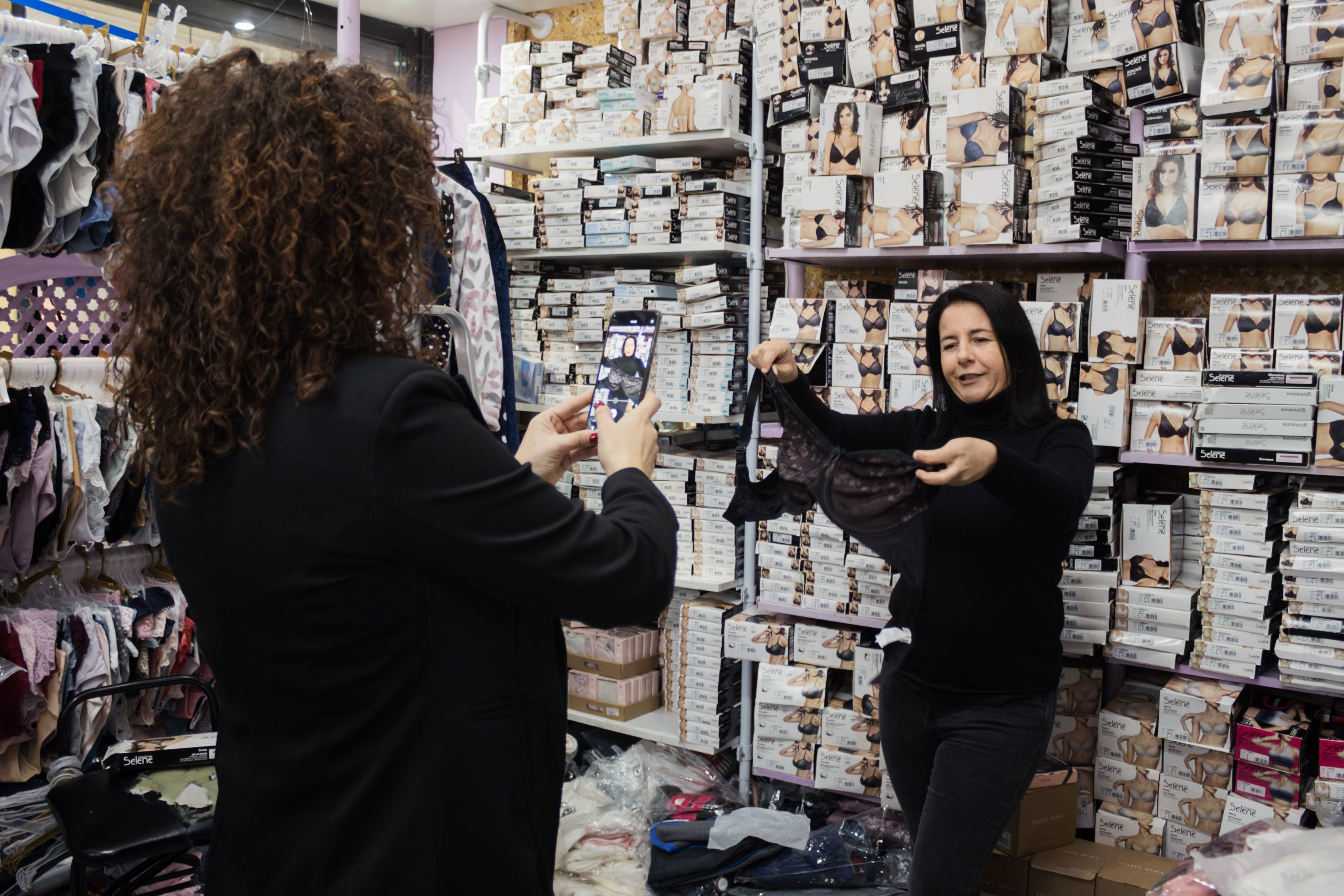 HERMANAS CANTALERJO LENCERIA VENUS 13