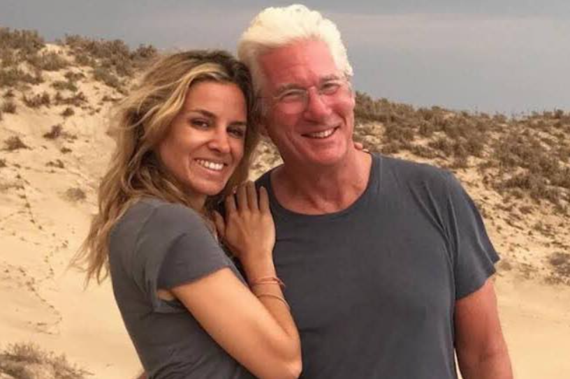 El actor Richard Gere junto a su mujer, Alejandra Silva, durante sus vacaciones en México.