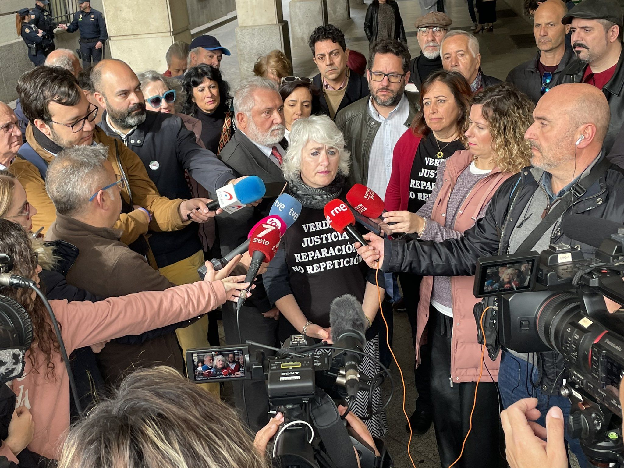 Paqui Maqueda tras salir de los juzgados.