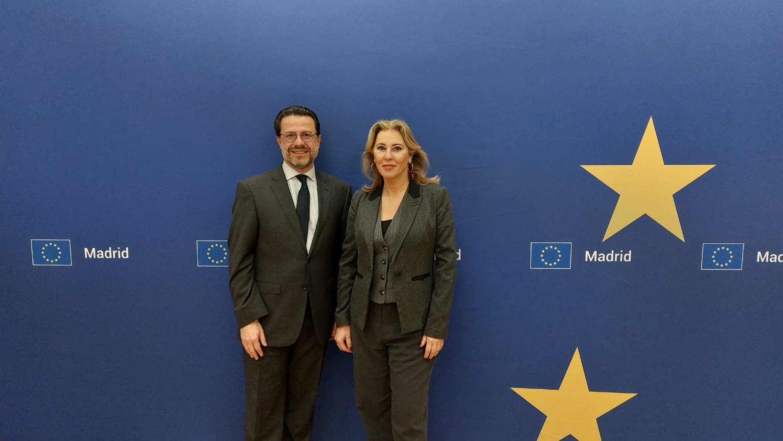 Carolina España, consejera de Economía y Hacienda de la Junta, junto a su homólogo madrileño.