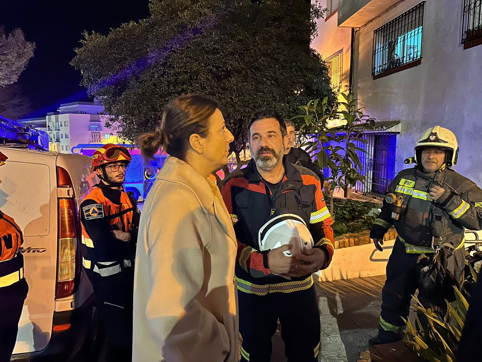 Bomberos de Málaga, en el incendio que ha tenido lugar en Ronda.