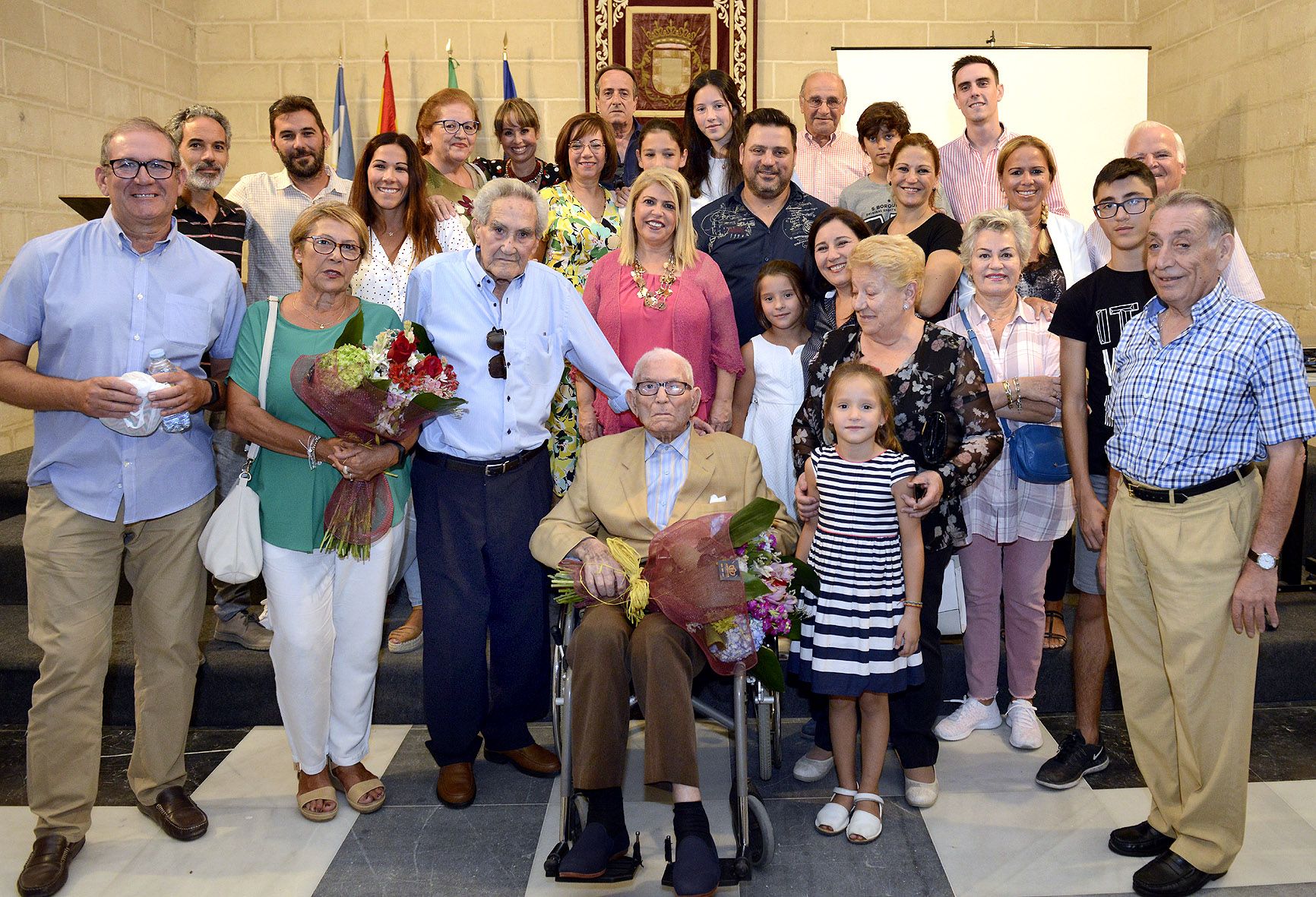 Un momento del homenaje a uno de los mayores jerezanos con más edad.