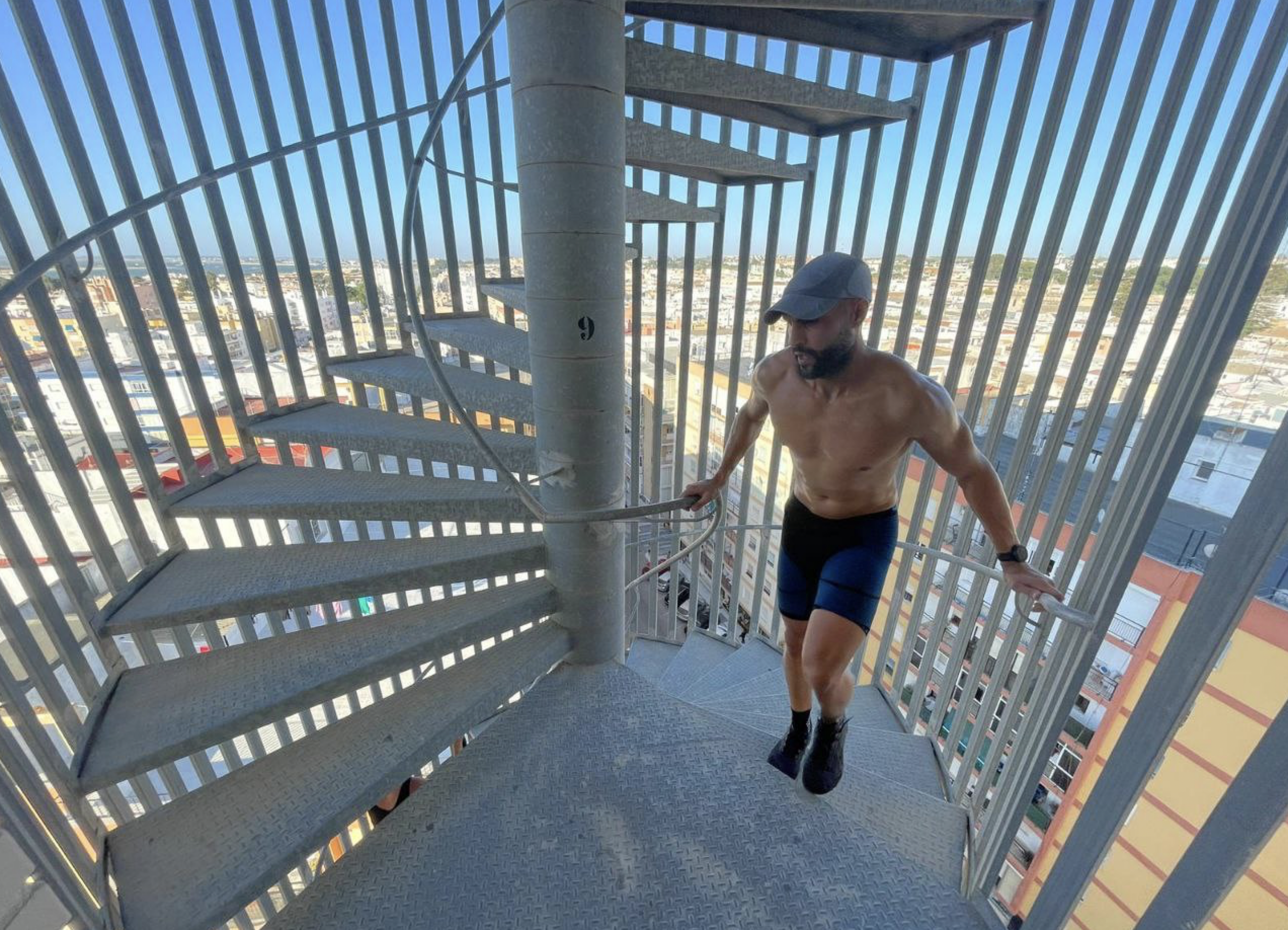 Abel Mansilla durante uno de sus entrenamientos en el hotel Guadalquivir de Sanlúcar.