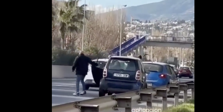 Pelea entre conductores en plena autovía a su paso por Fuengirola.