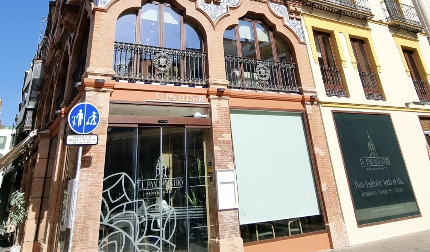 Plaza Jesús de la Pasión, 1, donde ha abierto El Pan Nuestro en Sevilla.