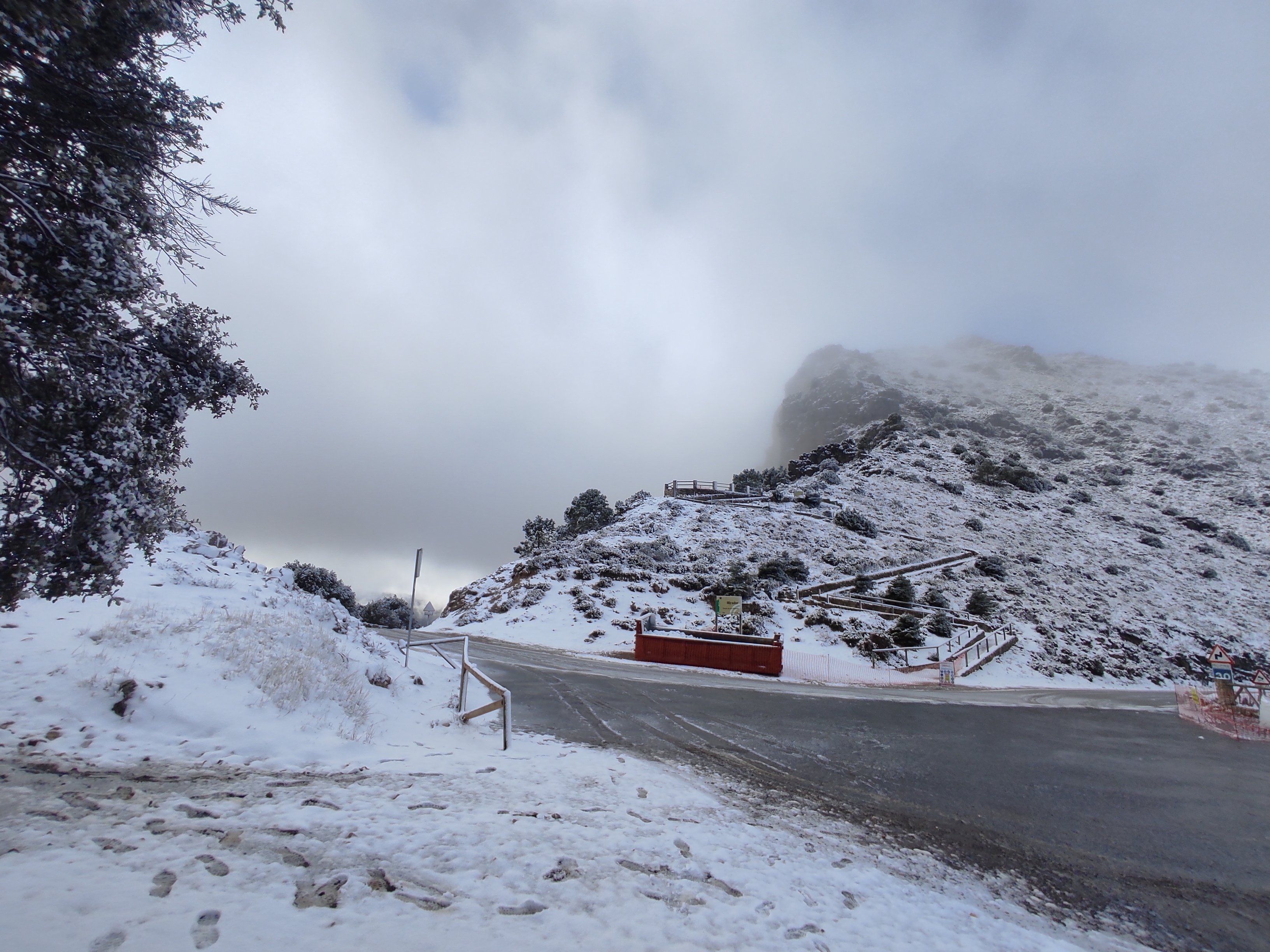 Nieve en Grazalema. @LUIGI_VP Nieve en Grazalema. @LUIGI_VP
