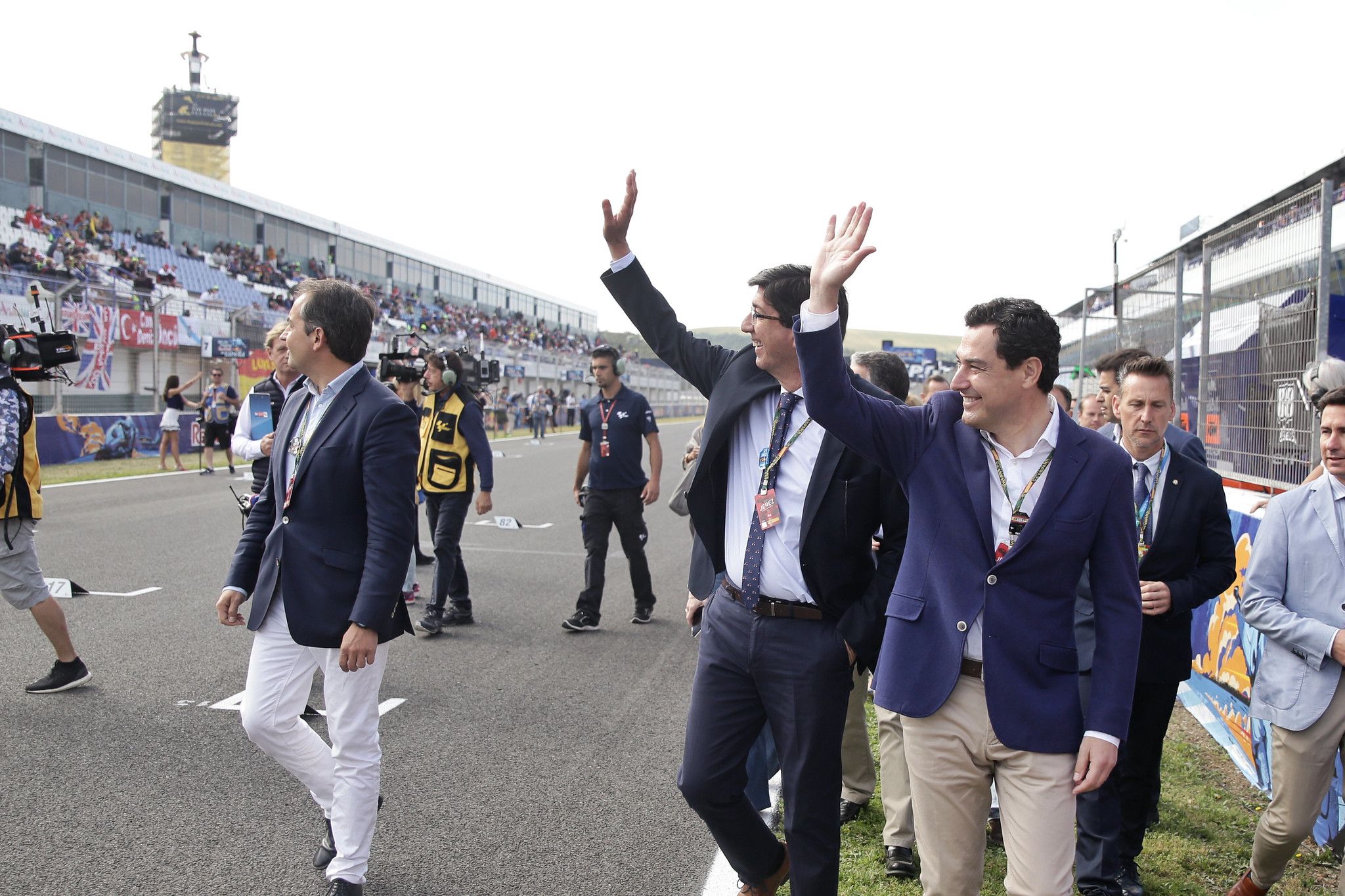 El presidente de la Junta, Juan Manuel Moreno, y su vicepresidente Juan Marín, en el Circuito de Jerez, en un pasado MotoGP.