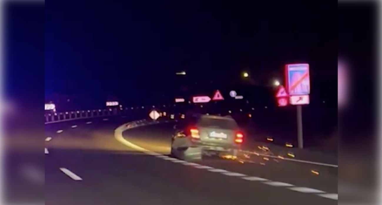 Sin ruedas durante 33 kilómetros y chocando contra la valla metálica de protección lateral.