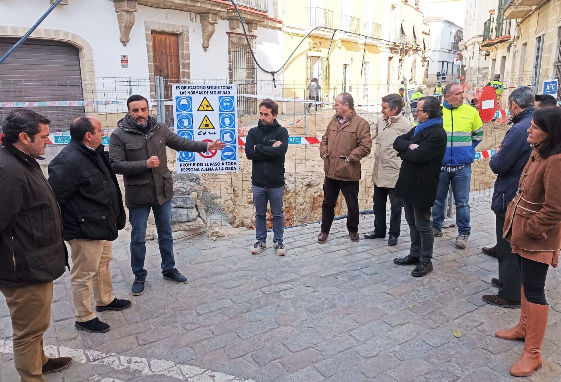 "Compleja" obra en San Juan previa al pavimentado de la zona antes de Semana Santa en Jerez.