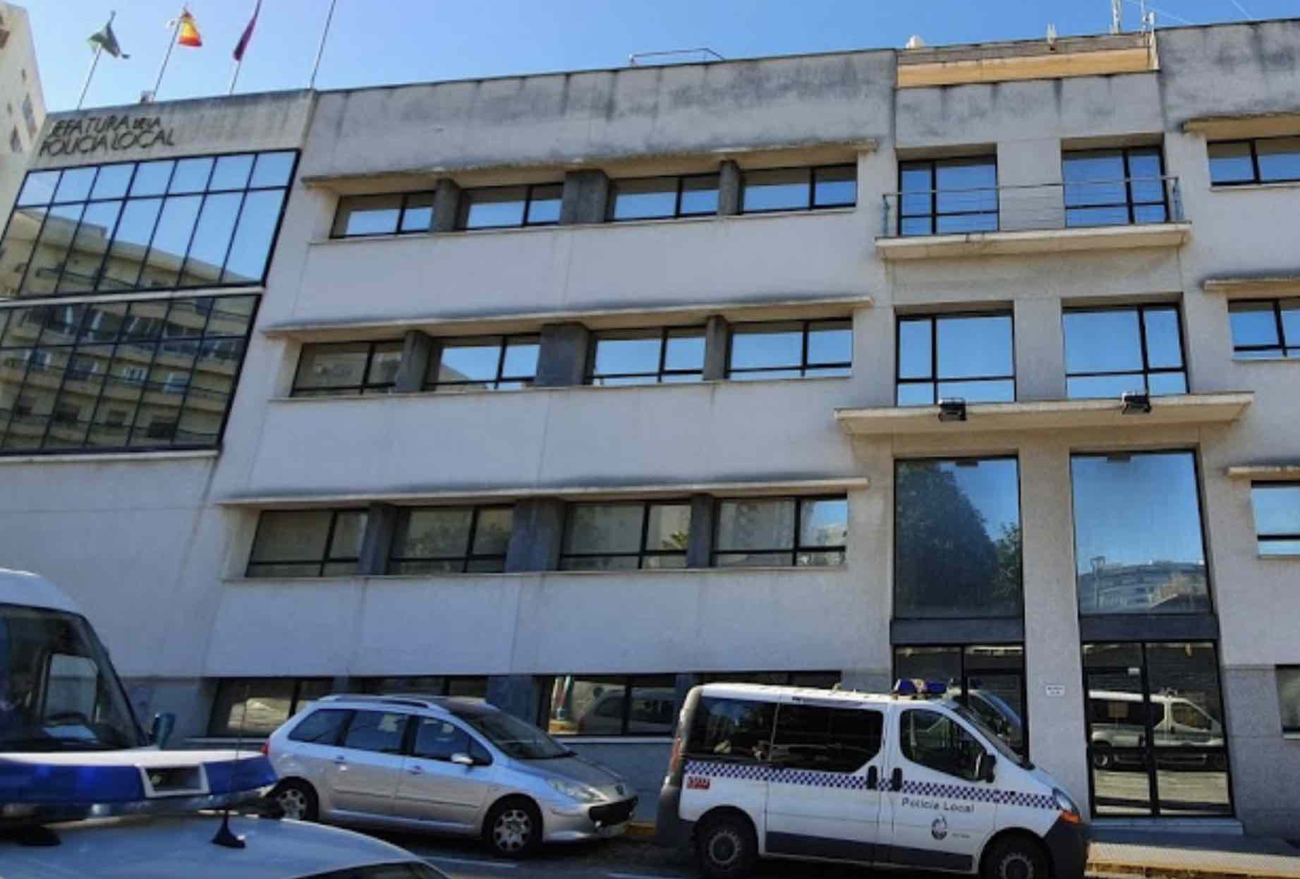 Fachada de la jefatura de Policía Local de Cádiz, en una imagen de Google.