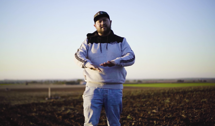 Torm.K en el videoclip de 'Andalucía tierra fértil'.