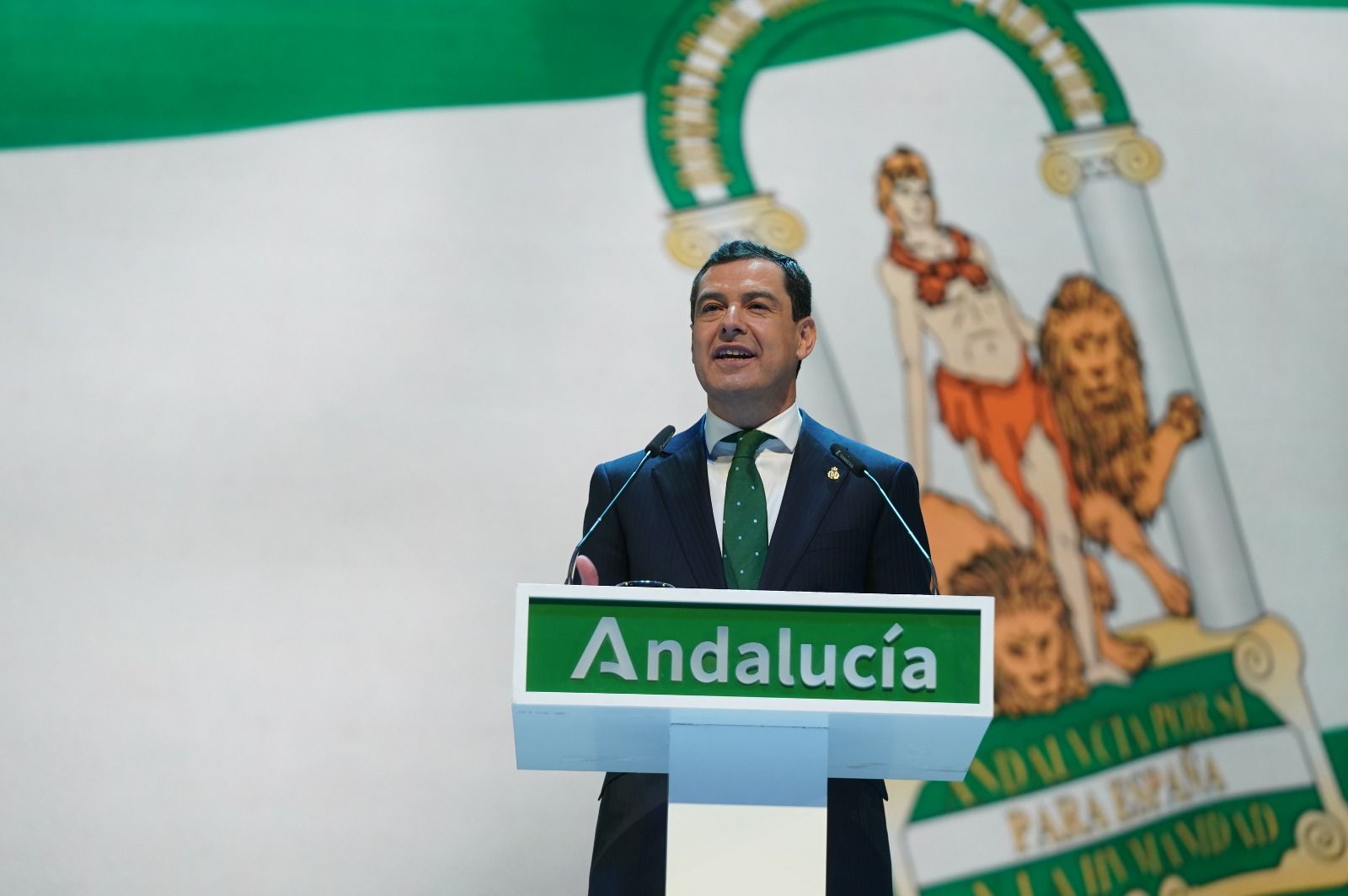 El presidente de la Junta de Andalucía, Juanma Moreno. Tu sanidad moderada