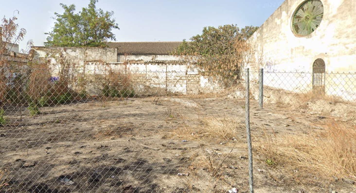 Solar vendido en calle Álamos por el Ayuntamiento de Jerez, en una imagen de Google Maps.