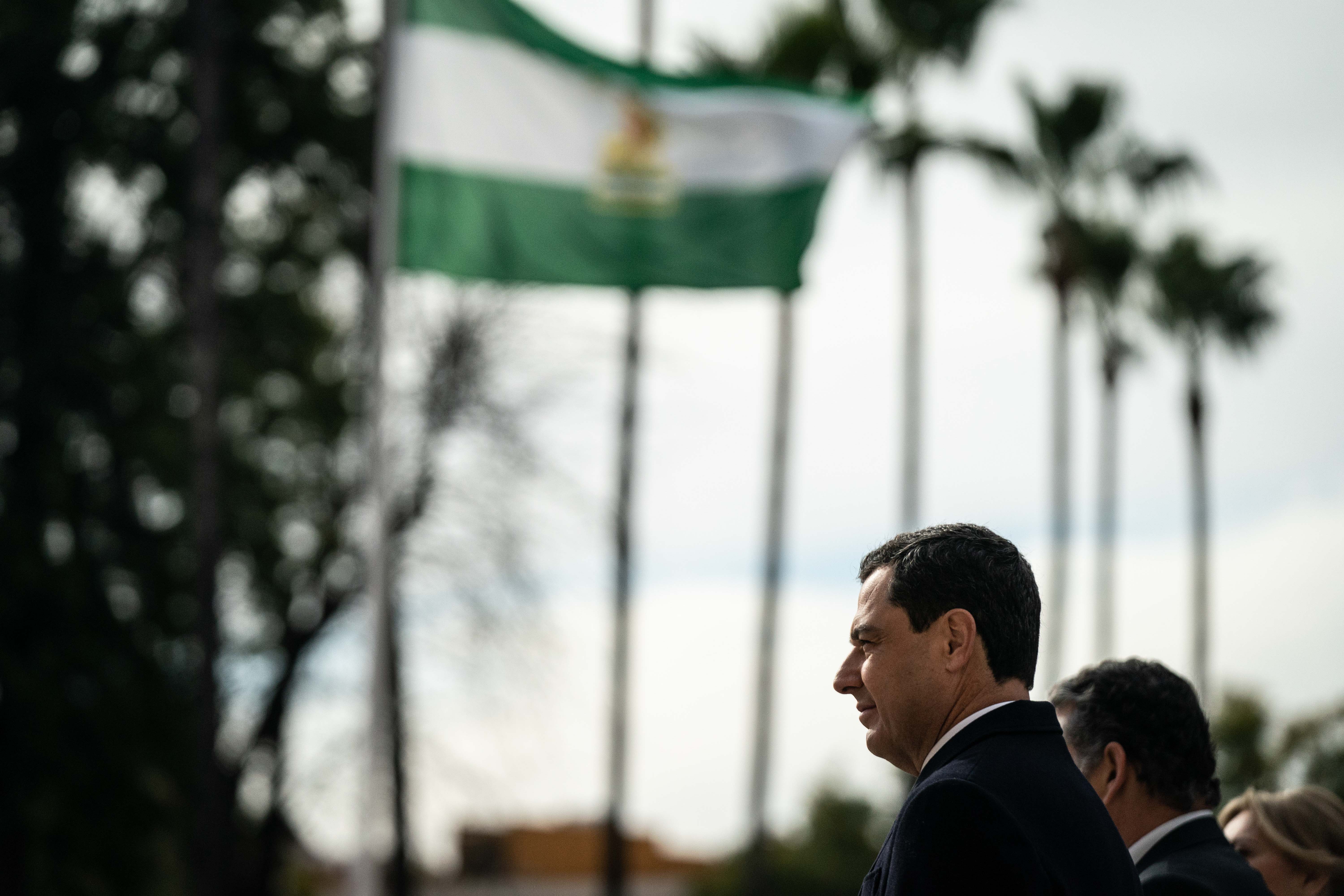 Juanma Moreno, presidente de la Junta de Andalucía, durante uno de los actos del 28F.