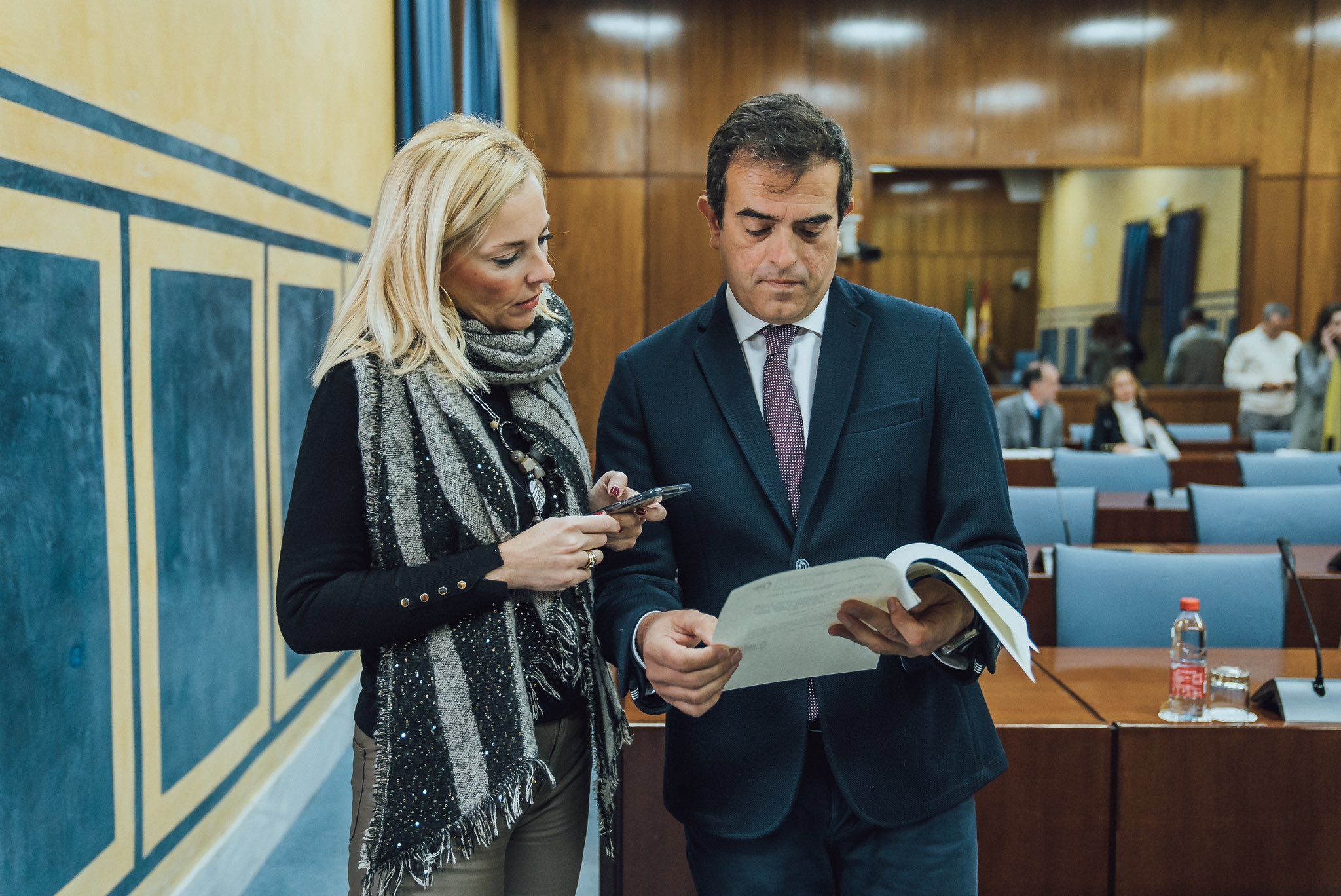 En la imagen, Blanca Armario, la parlamentaria de Vox que ha llevado a la Cámara la situación de la necrópolis hallada en Cádiz.