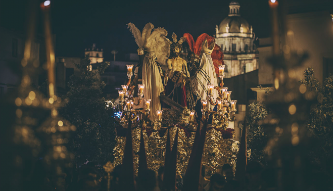 El Señor de La Paz en su paso, imagen que el domingo estará de besapies. ESTEBAN