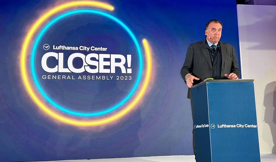 El consejero durante su intervención.