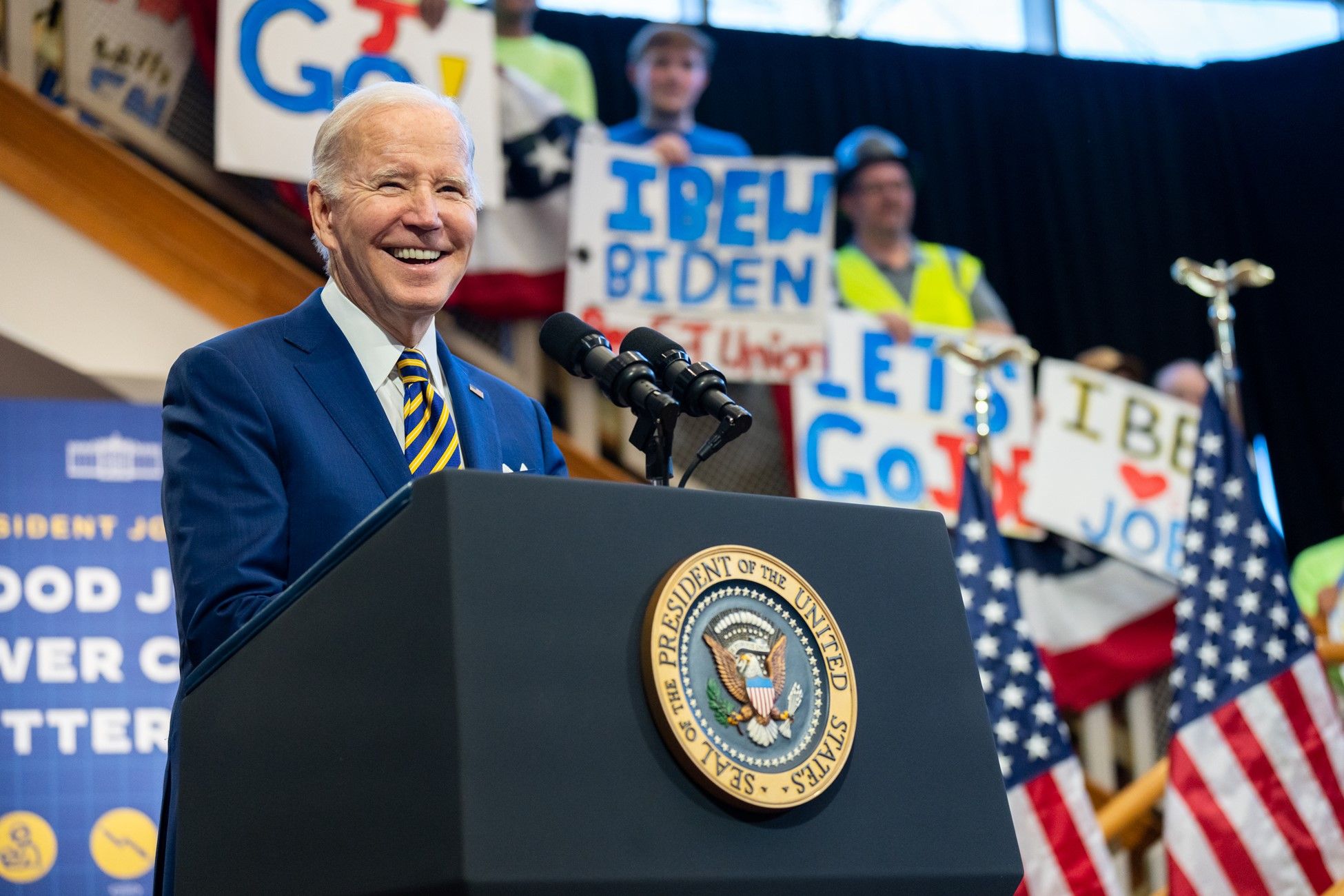 Joe Biden, sonriente, en un acto institucional.