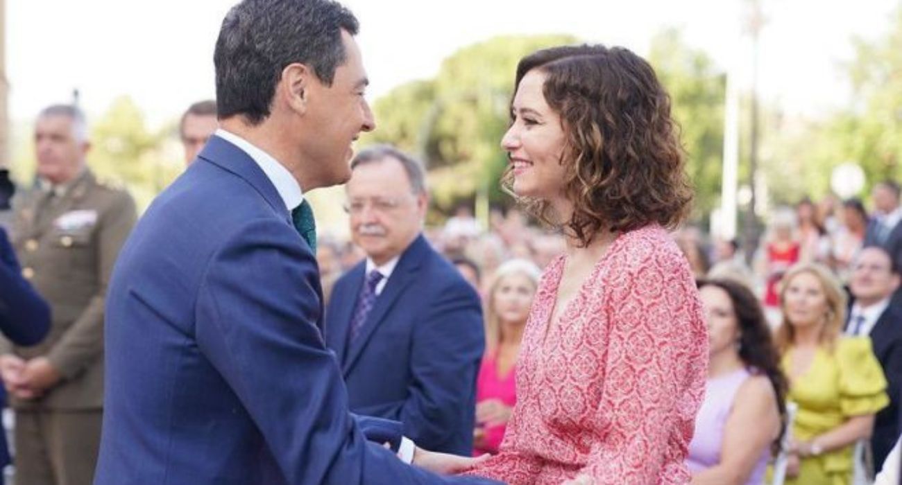 ¿Hablaron de flamenco? Imagen de archivo del presidente de Andalucía, Juanma Moreno Bonilla, y la presidenta de Madrid, Isabel Díaz Ayuso.
