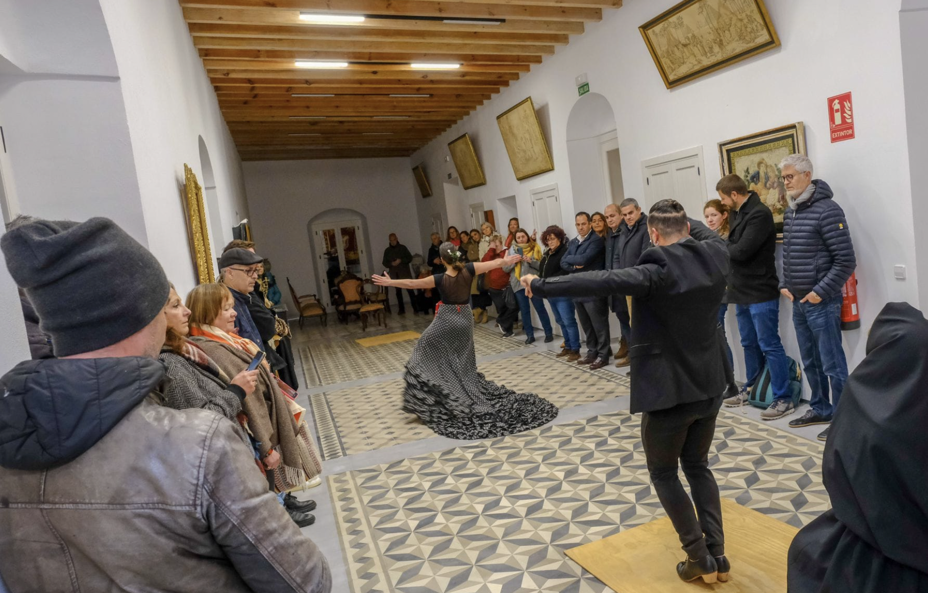 Flamenco en vivo en un castillo de la provincia de Cádiz. Interior del Castillo de Vejer con el espectáculo flamenco en vivo.