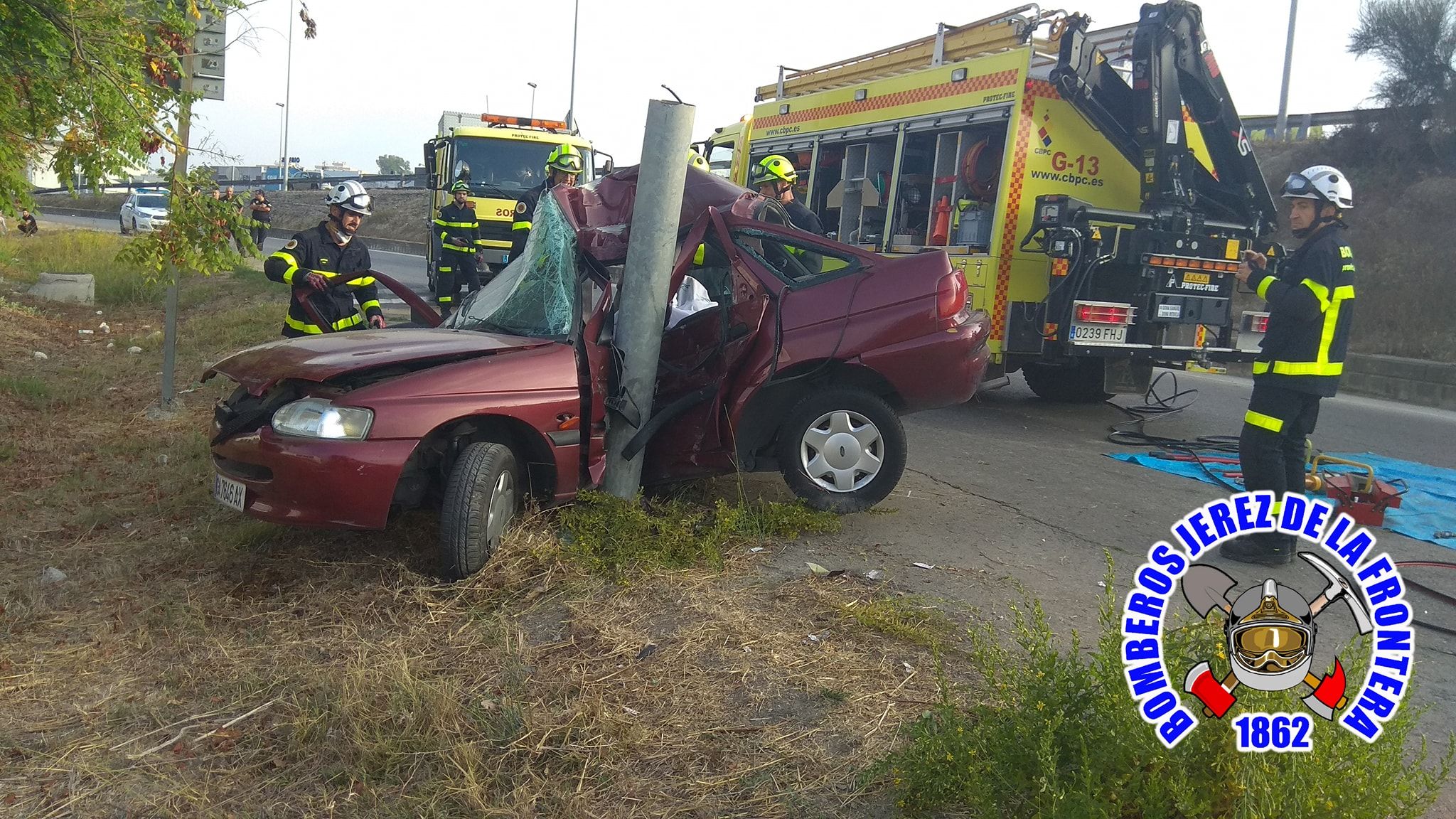 El coche accidentado, esta mañana en Jerez.