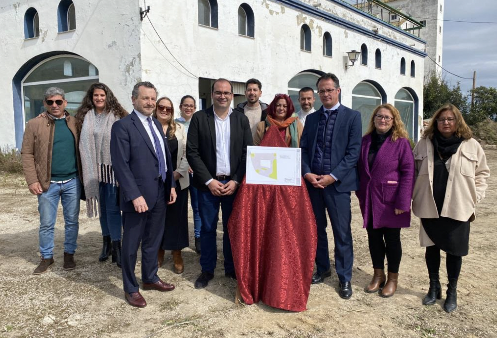 Un momento de la inauguración de la obra de la sala de duelos en Bornos.