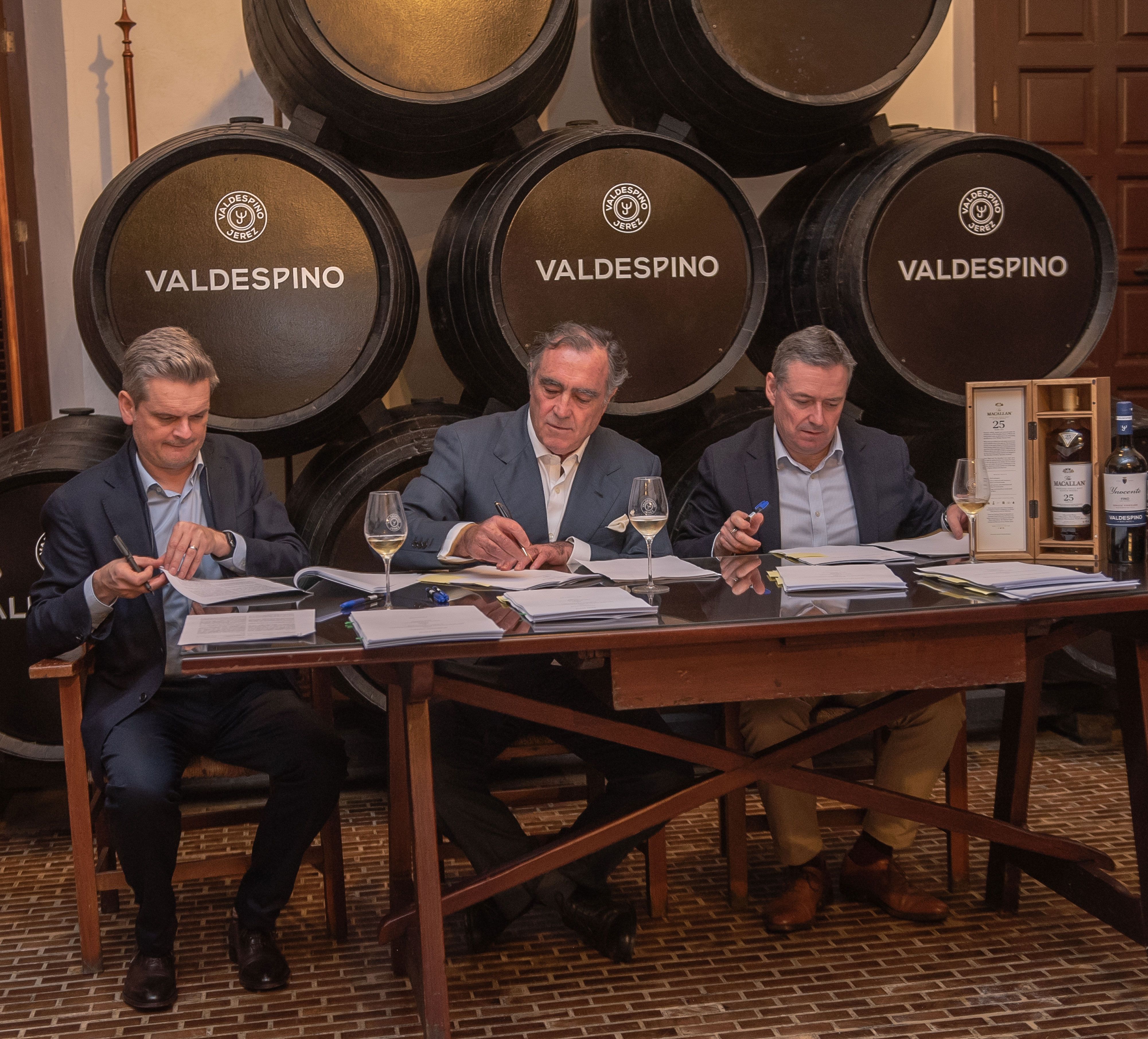 Grupo Estevez y The Macallan firman una alianza estratégica para elaborar Whisky en botas de vino.