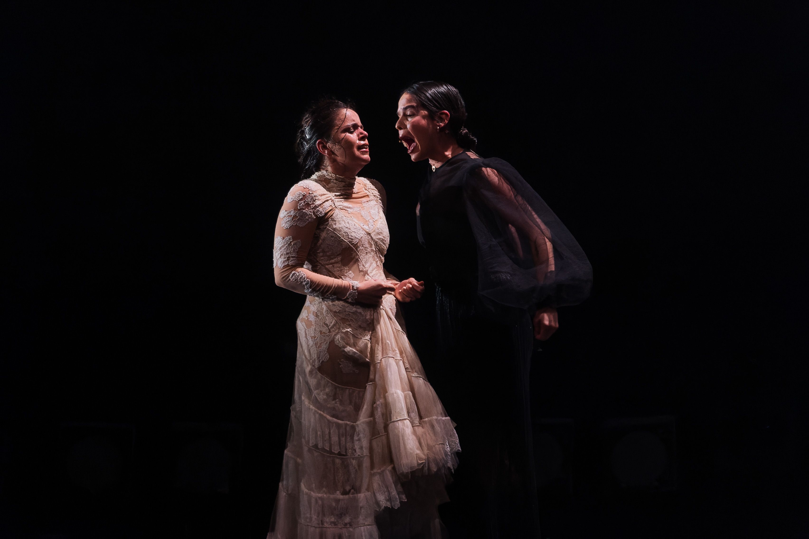 María Moreno y Ángeles Toledano, 'tour de force' en el espectáculo que la bailaora gaditana ha presentado, anoche, en el 27 Festival de Jerez.