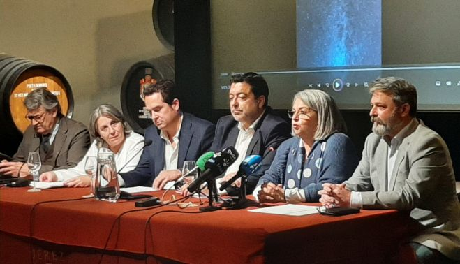 La mesa presidencial del acto en la sede del Consejo Regulador. 