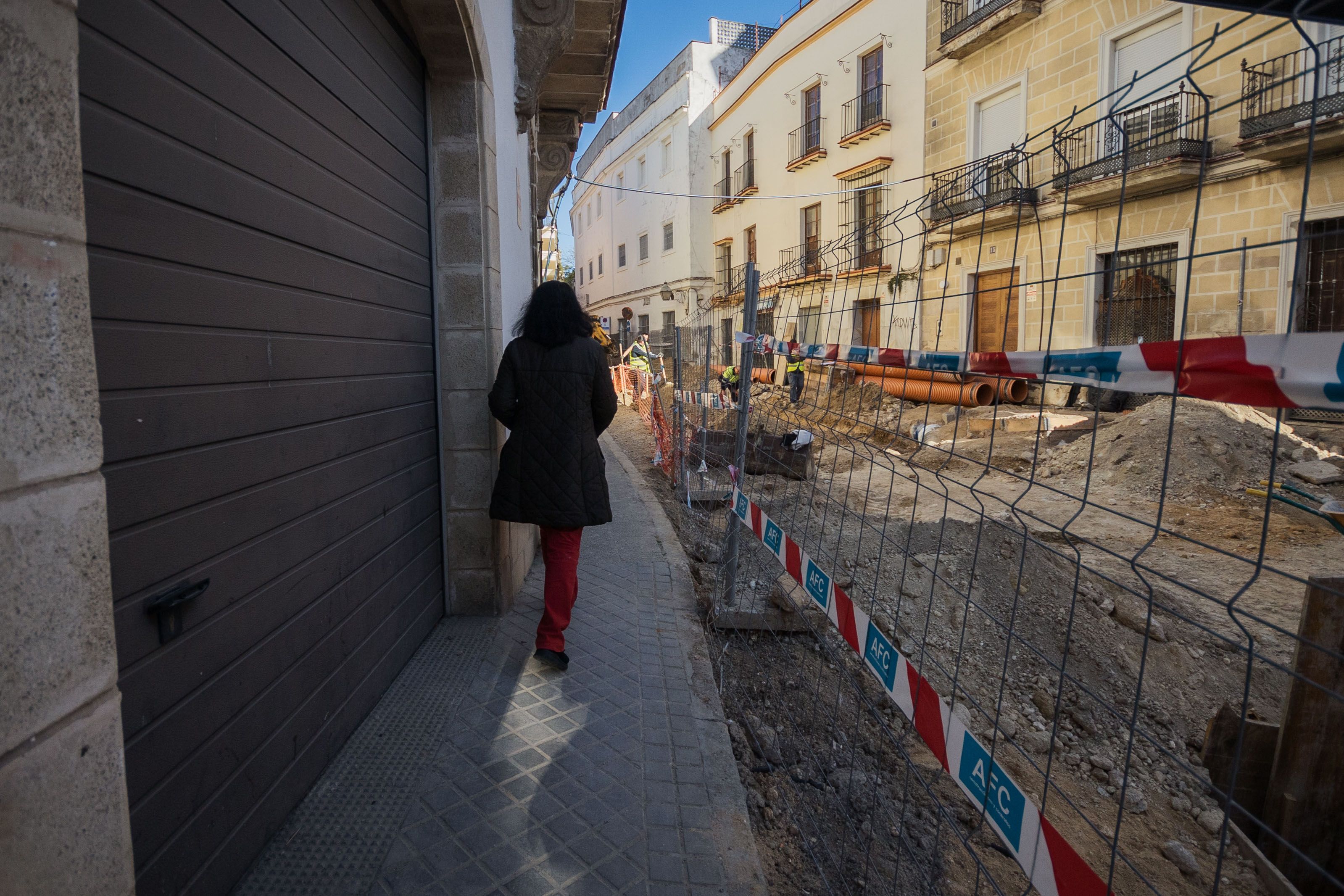 Obras en la plaza de San Juan, en el centro histórico de Jerez, una de las muchas puesta en marcha por el Ayuntamiento estos años.