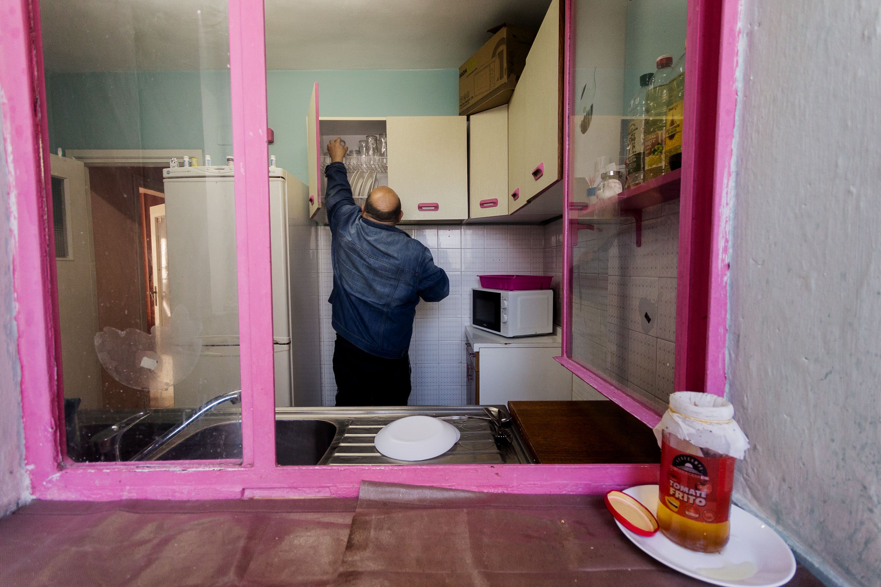 SALVADOR HOMBRE SIN HOGAR RECUPERA CASA 6