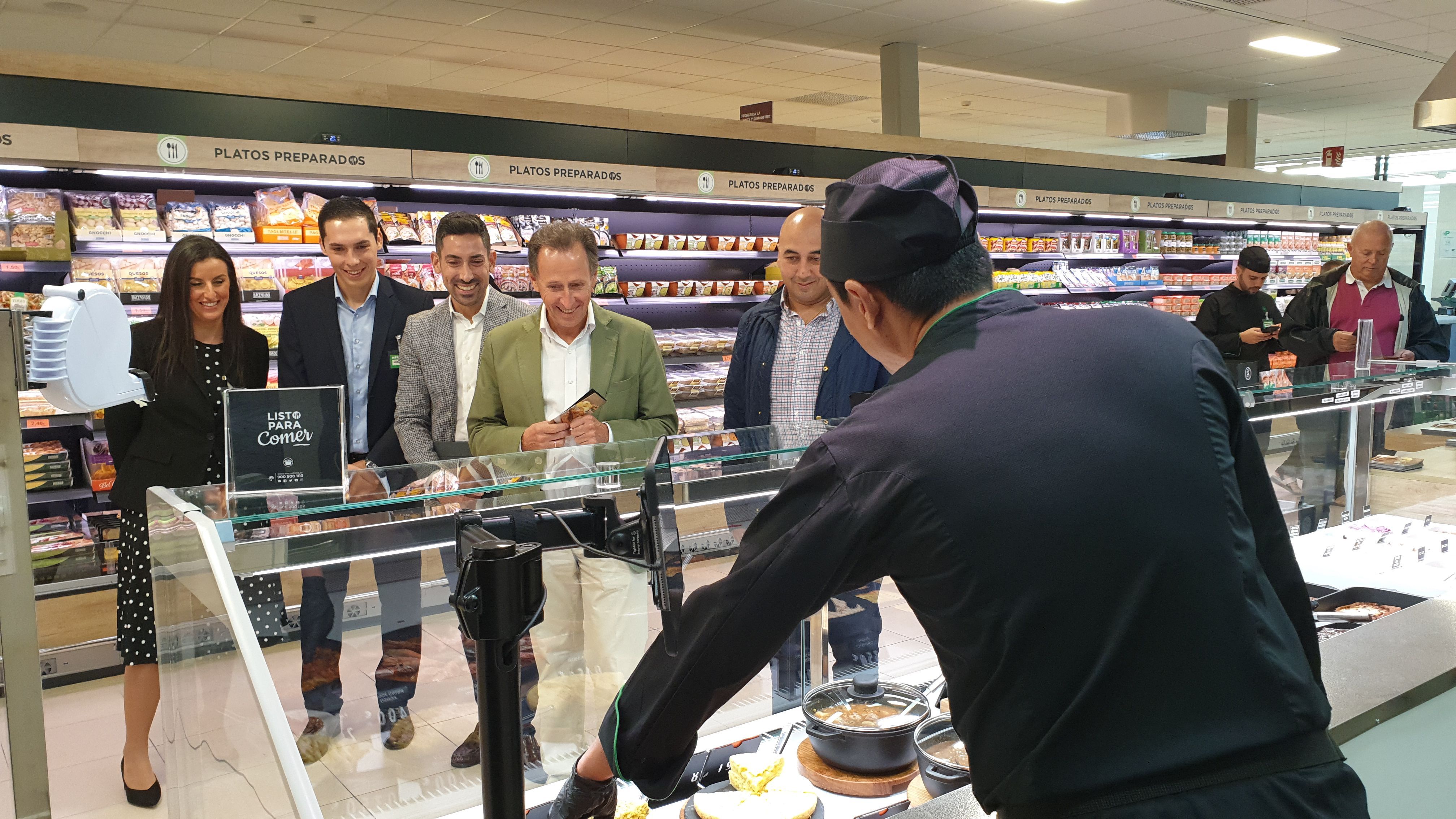 El alcalde de Chiclana, en su visita al nuevo Mercadona de la ciudad.