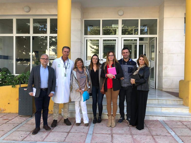 La delegada territorial de Salud y Familias, Isabel Paredes, de visita en Lomopardo.