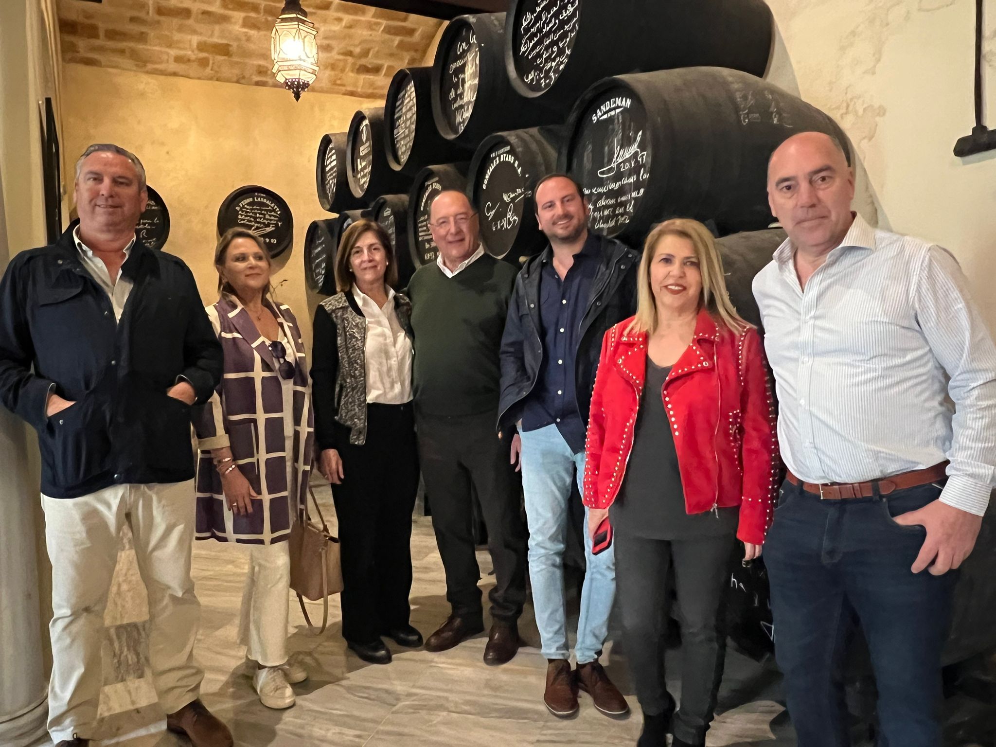 Mamen Sánchez en la visita de dos empresarios del sector.