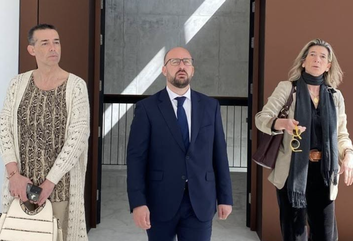 Visita del alcalde y los delegados al edificio del Hospitalito reformado en El Puerto. Visita del alcalde y los delegados al edificio del Hospitalito reformado en El Puerto.