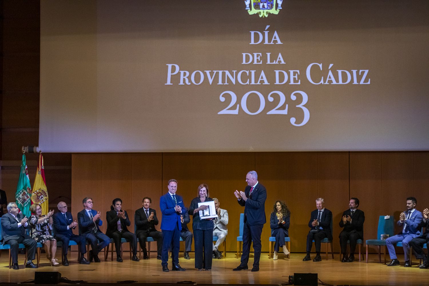 Ana Isabel Villagómez recoge la distinción en el Día de la Provincia de Cádiz. Ana Isabel Villagómez recoge la distinción en el Día de la Provincia de Cádiz.
