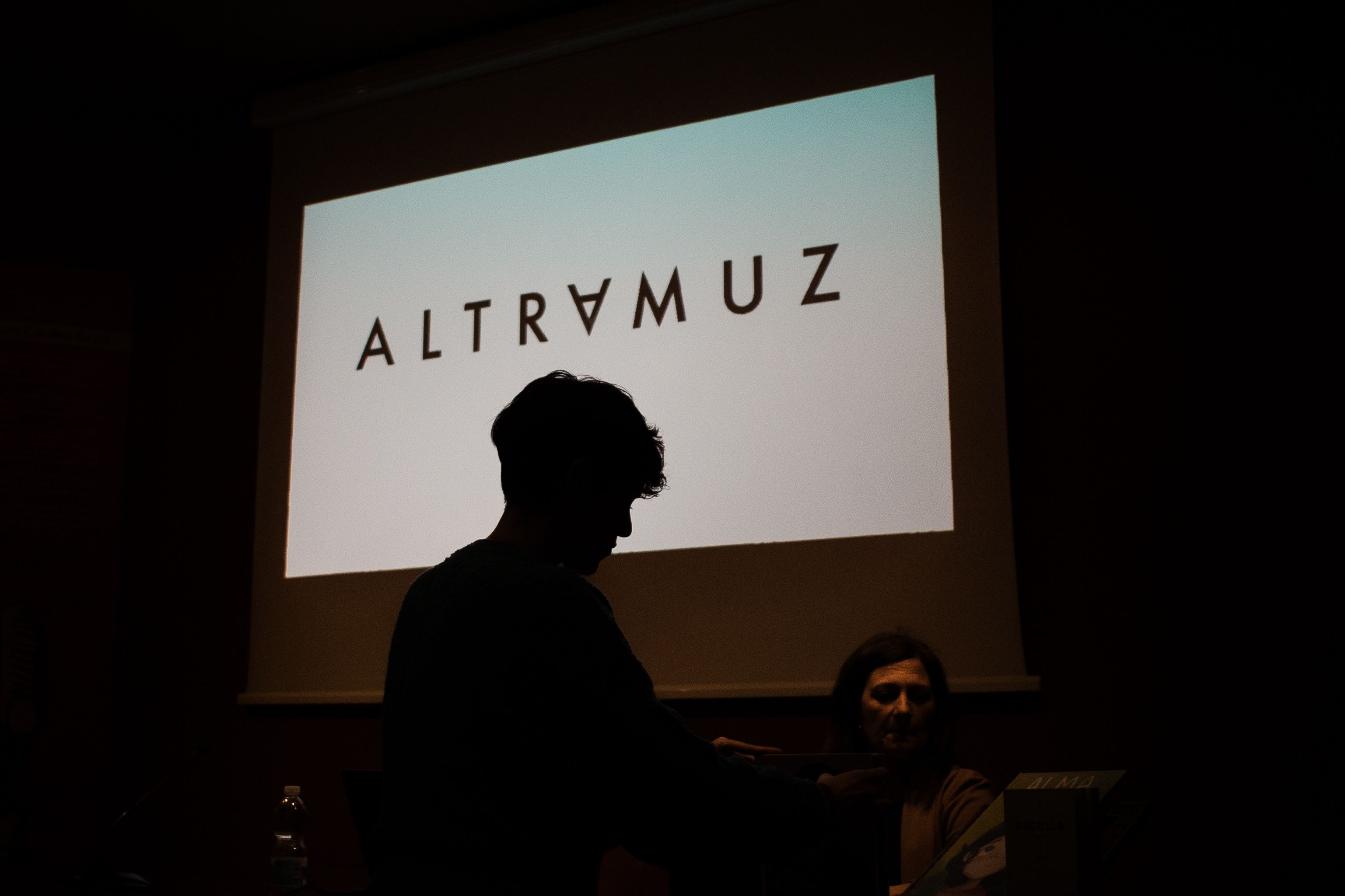 Logo de la editorial.