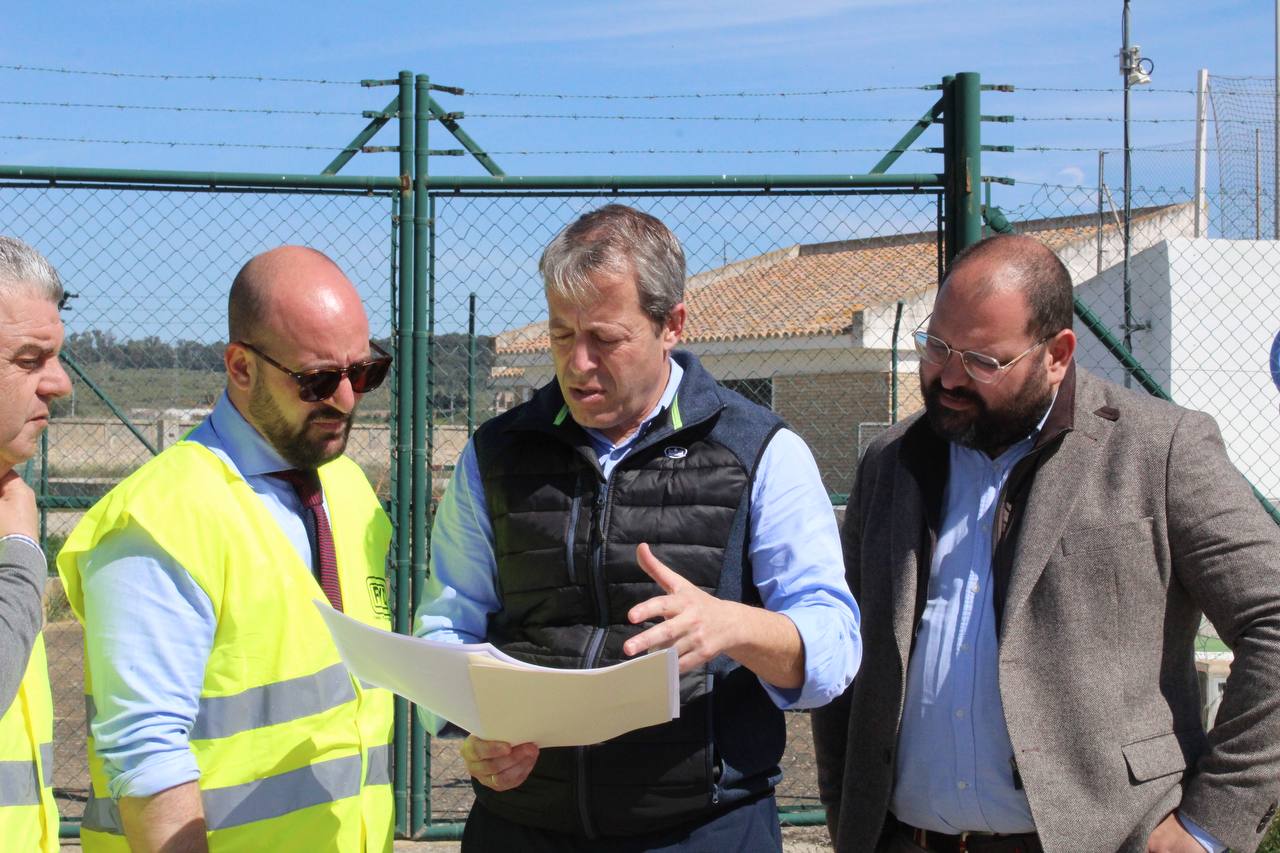 El Puerto sustituirá una antigua tubería con medio siglo en el poblado de Doña Blanca. 