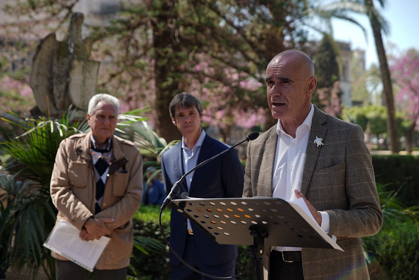 Antonio Muñoz explicando el nuevo plan. 