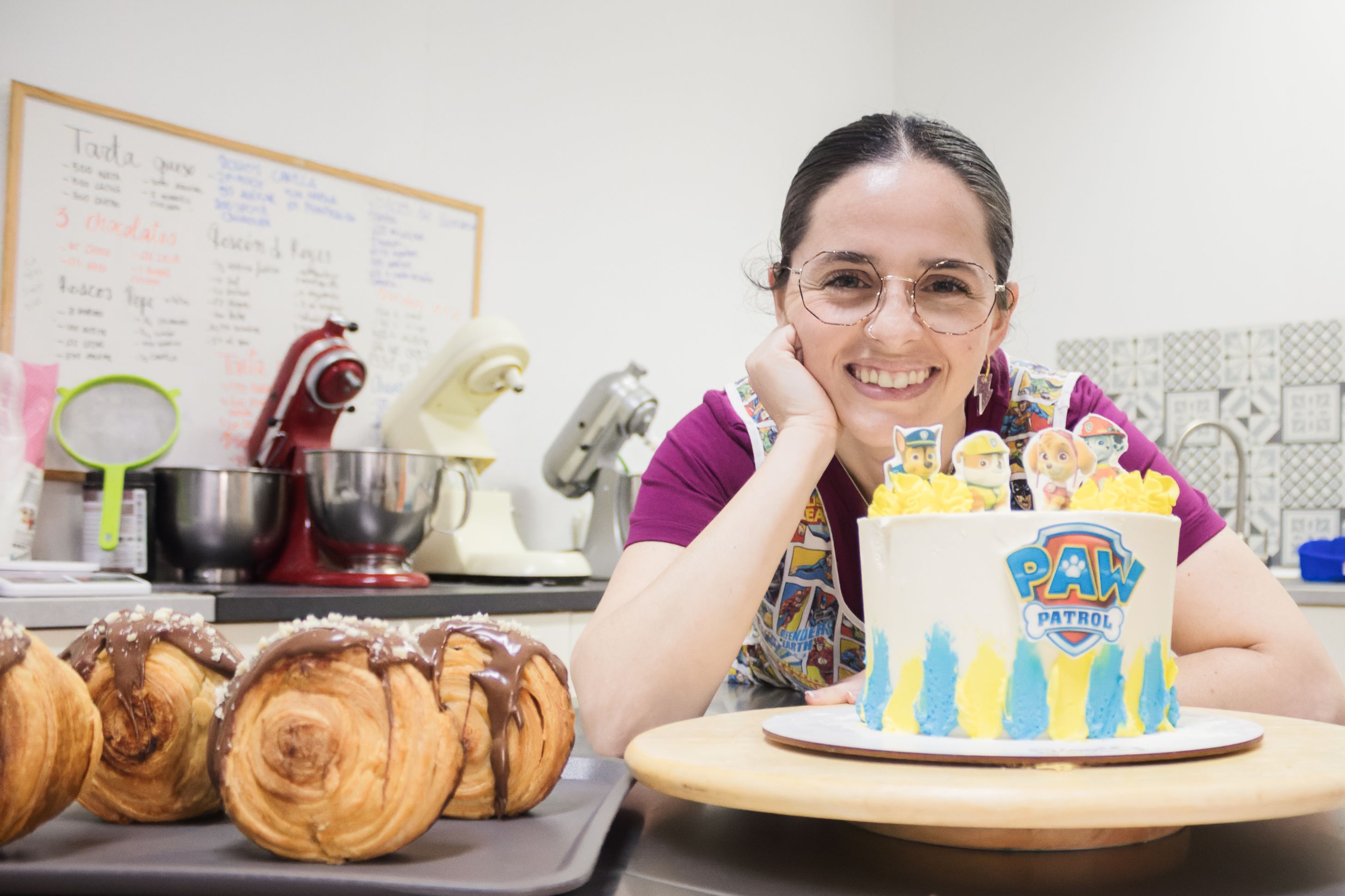Emma Pérez, la repostera de Jerez que ha traído a la ciudad el New York roll, el dulce viral en internet.