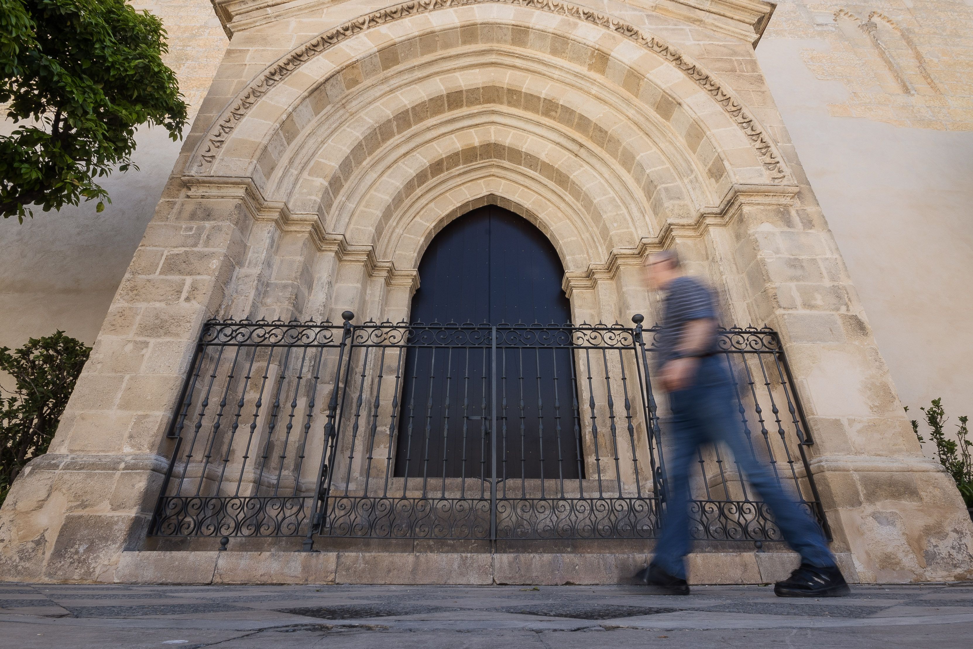Foto retrospectiva de 2023 con la reja instalada y que se retiró.