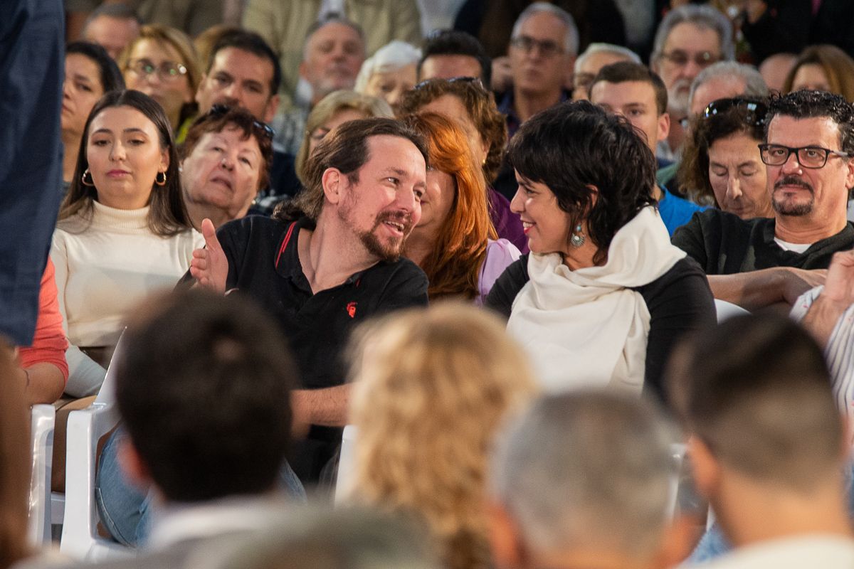 Pablo Iglesias y Teresa Rodríguez, en un mitin celebrado en Jerez. FOTO: MANU GARCÍA