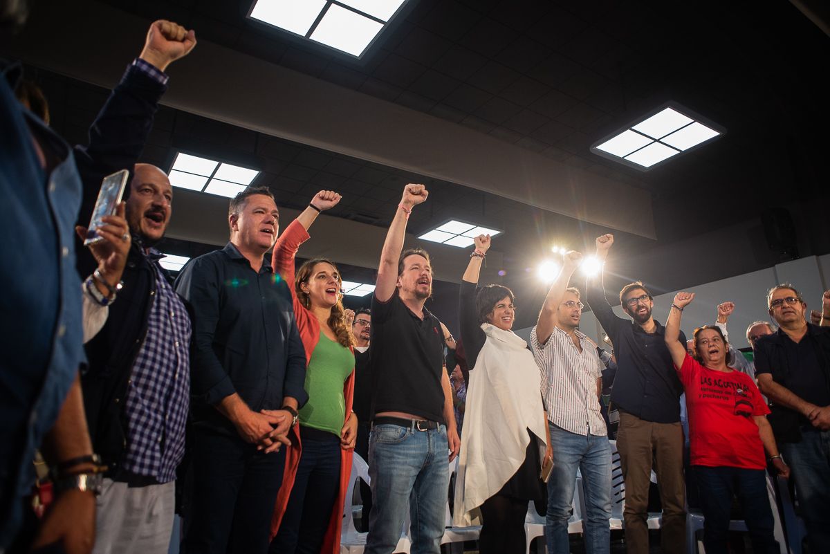 Manifiesto 'Andalucía se encuentra'. Pablo Iglesias y Teresa Rodríguez, con dirigentes de Unidas Podemos y Adelante Andalucía, en un acto de campaña en Jerez en las pasadas elecciones generales de 2019