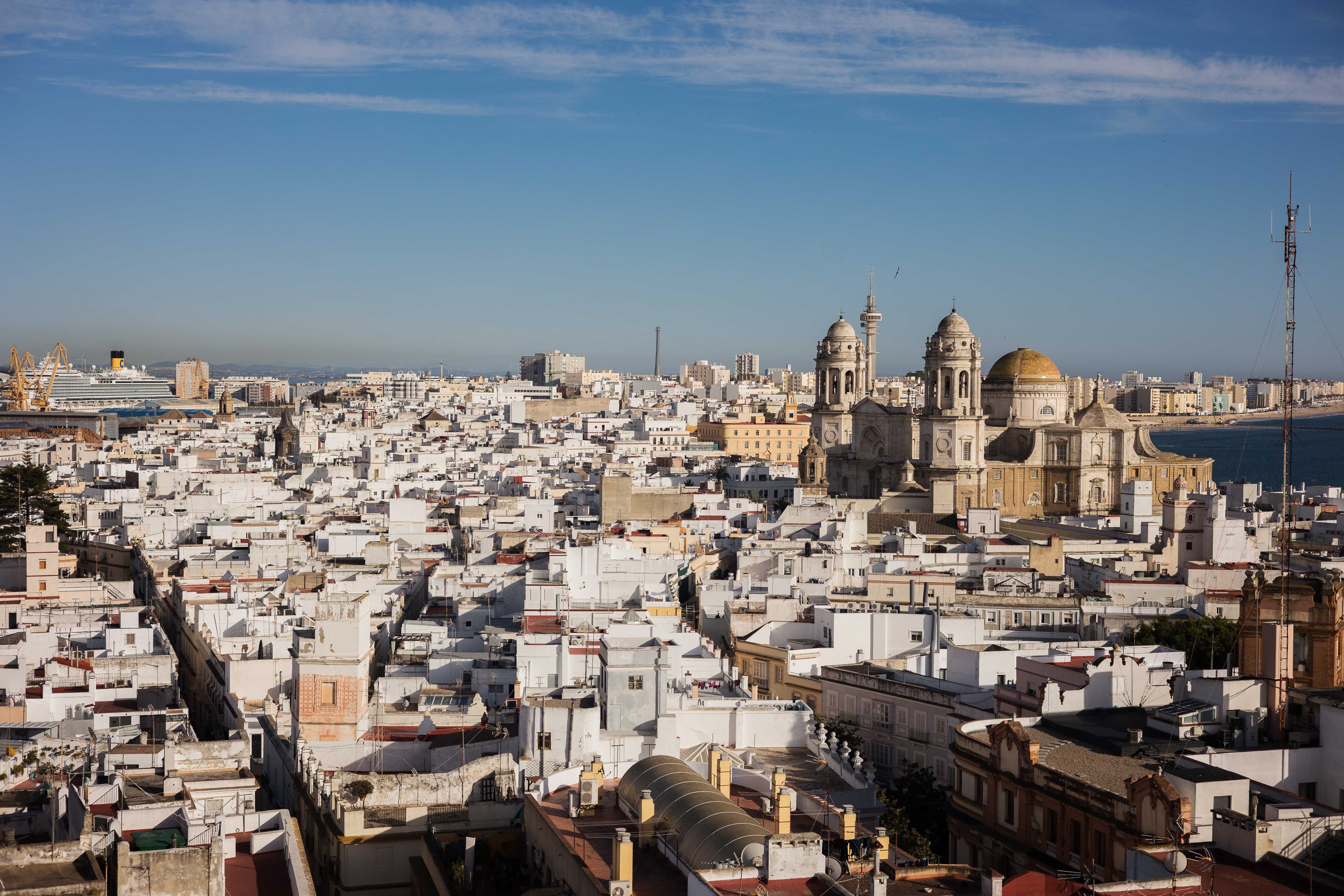 Vistas a la Catedral de Cádiz desde la Torre Tavira.