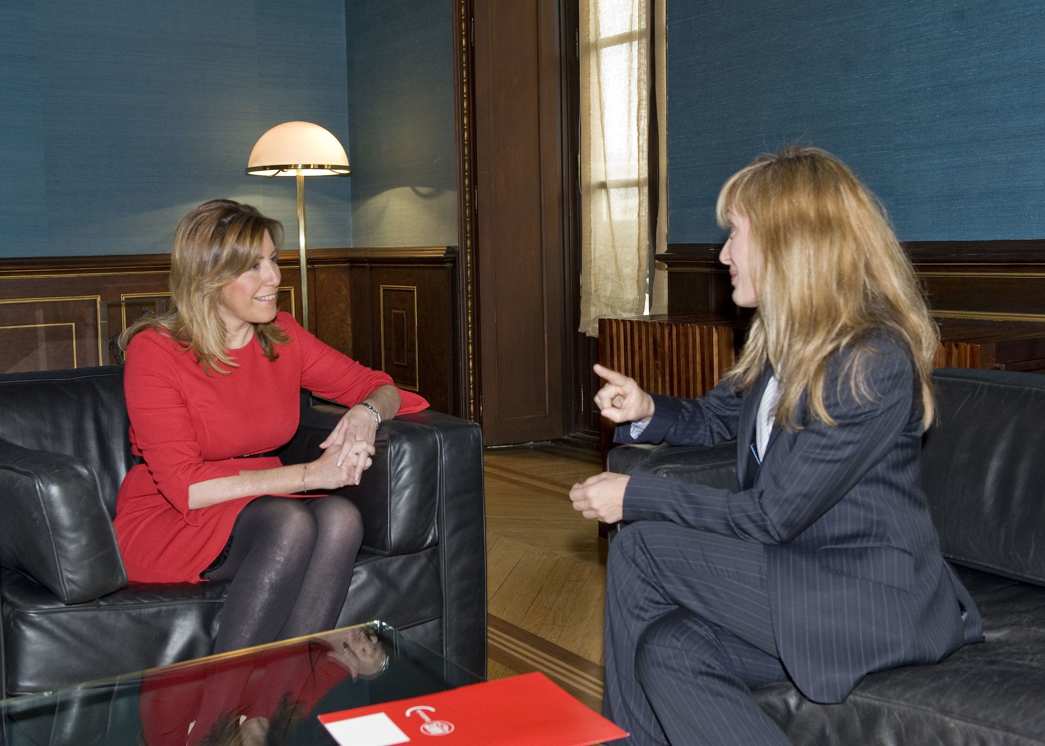 La secretaria general de UGT Andalucía, Carmen Castilla, en un encuentro con la ex presidenta de la Junta, Susana Díaz.
