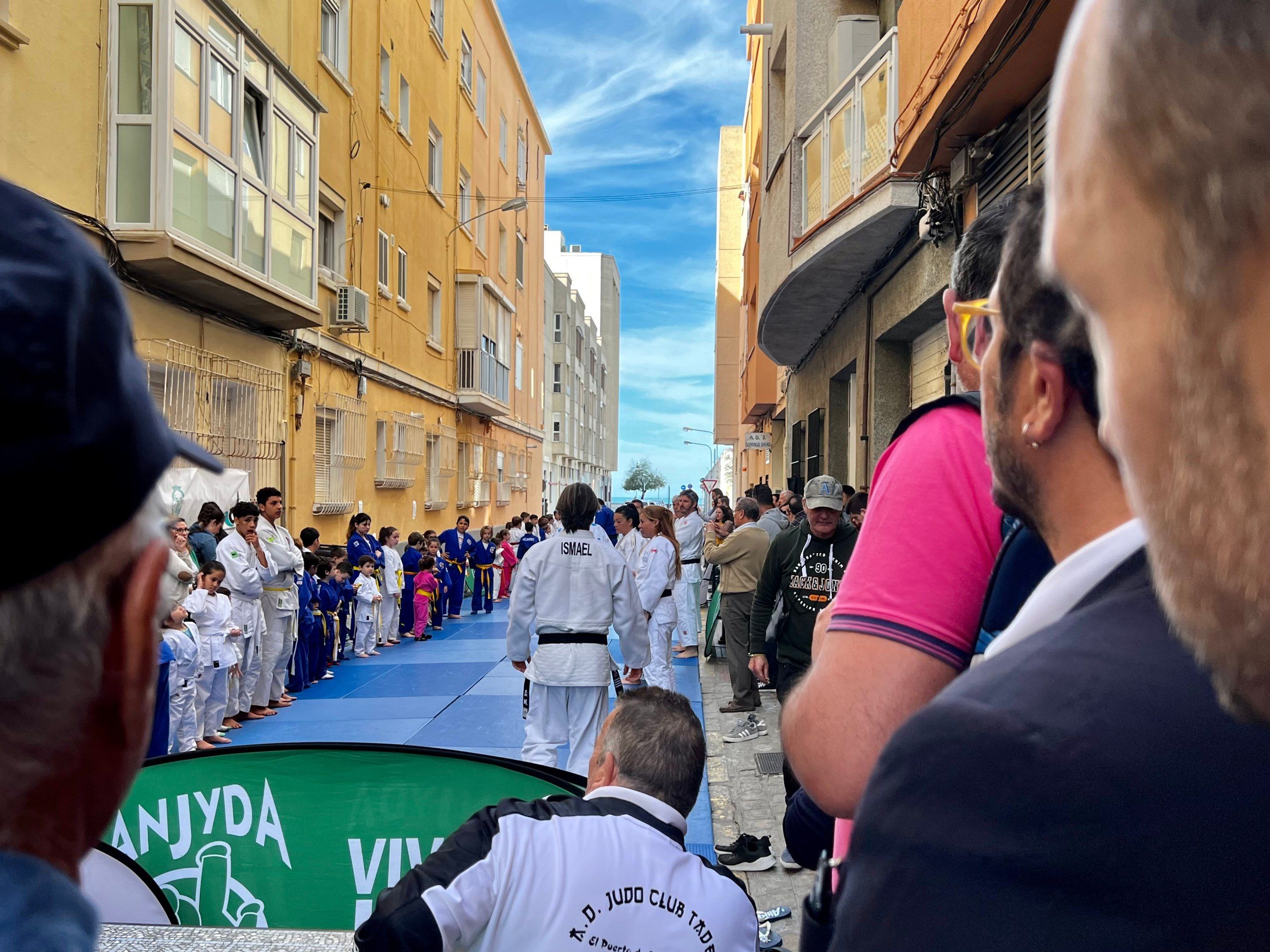 Exhibición de judo en Cádiz, tras el homenaje a Raúl Calvo.