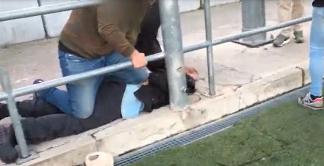 Una mujer irrumpe con un revolver en un partido de fútbol infantil. ANTENA 3