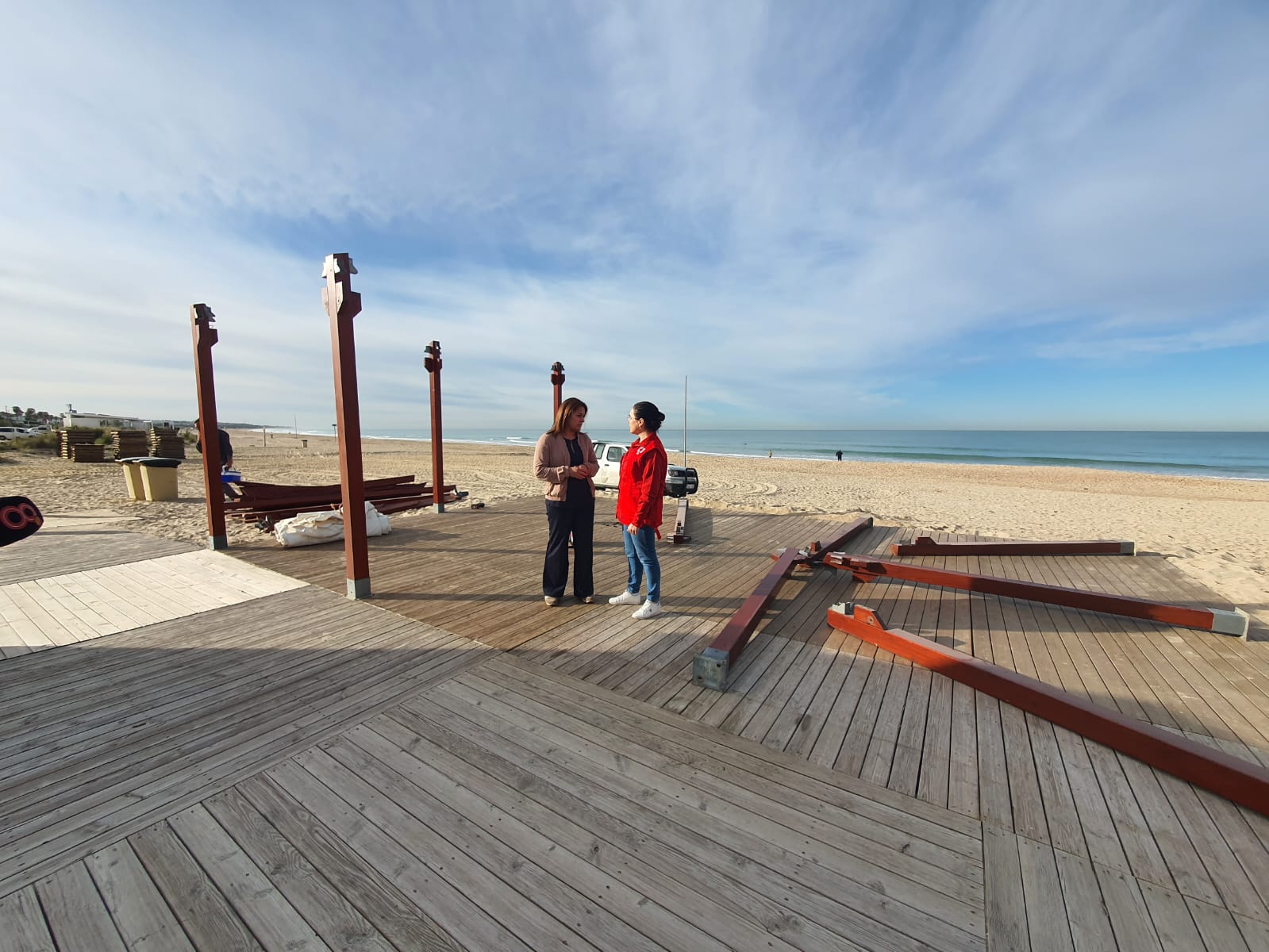 Montajes de las playas de La Barrosa y de Sancti Petri, en Chiclana. 