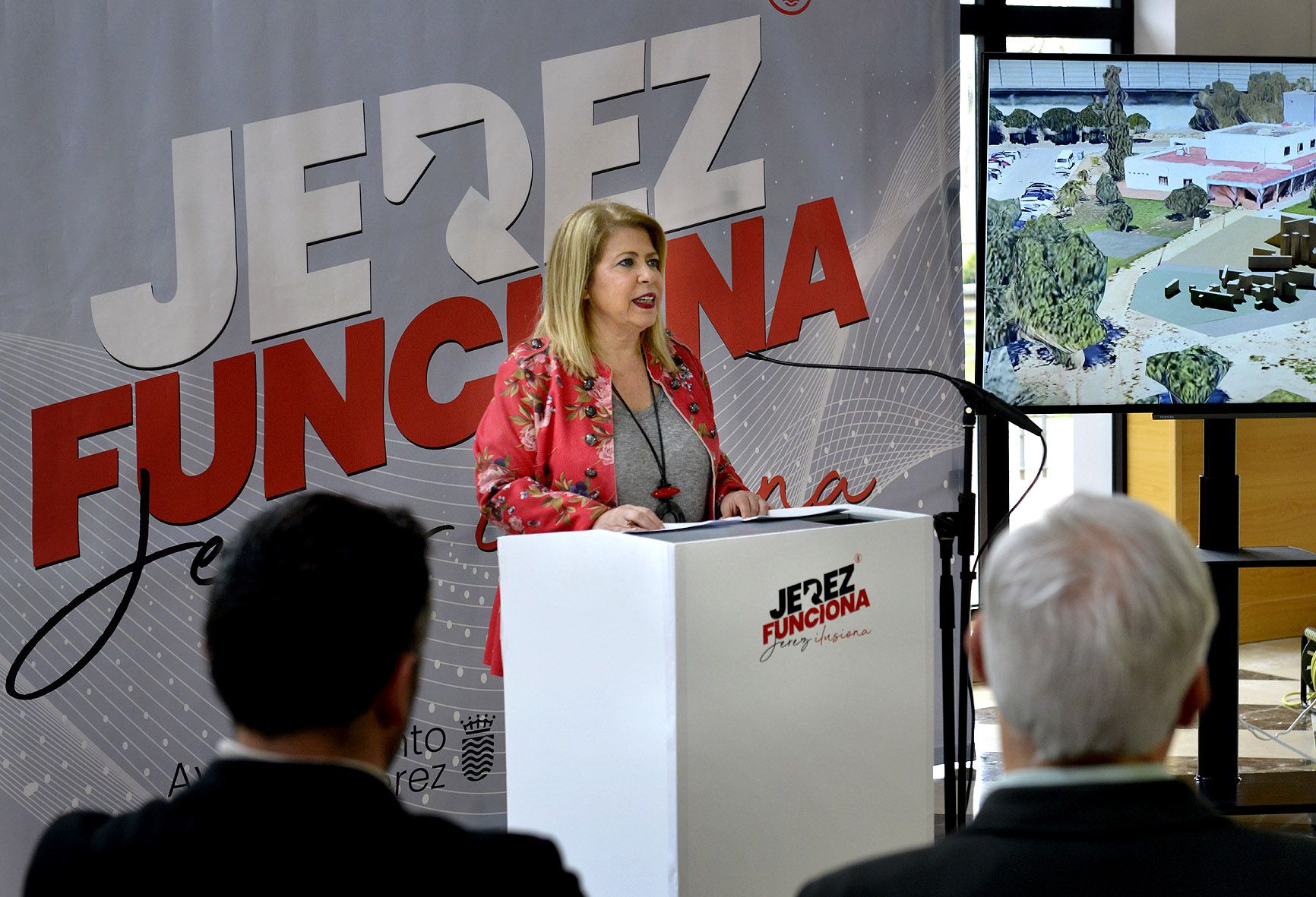 La alcaldesa en la recepción al Colegio de Ingenieros de Andalucía para la concesión de la Bandera Verde.